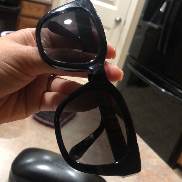 Coach sunglasses - Picture 3 of 8